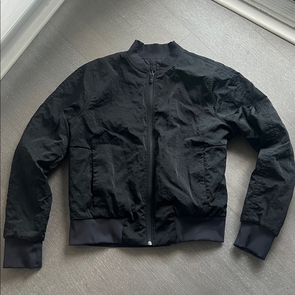 Lululemon Non-Stop Bomber Jacket *Textured Black Size 12
Reversible* - Picture 5 of 9